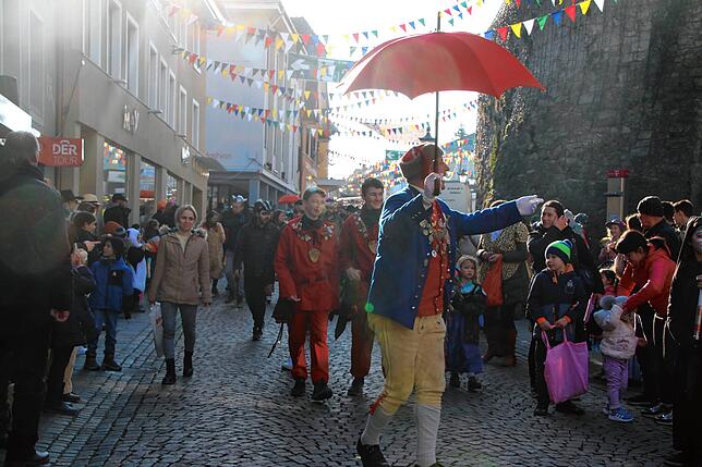 Bild 19: Fasnachts-Auswerfen und Narrenbaumstellen: Bilder des Hochrhein Narrentreffens in Tiengen (Teil 2)