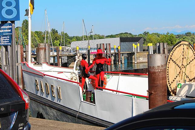 Bild 1: Torture Ship: Bilder vom Boarding in Friedrichshafen