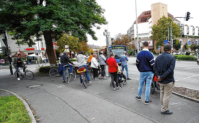 Bild 2: Platzmangel und Geisterfahrer in Konstanz: Leser melden zahlreiche Risikostellen für Fahrradfahrer. Wo ist besondere Vorsicht geboten?