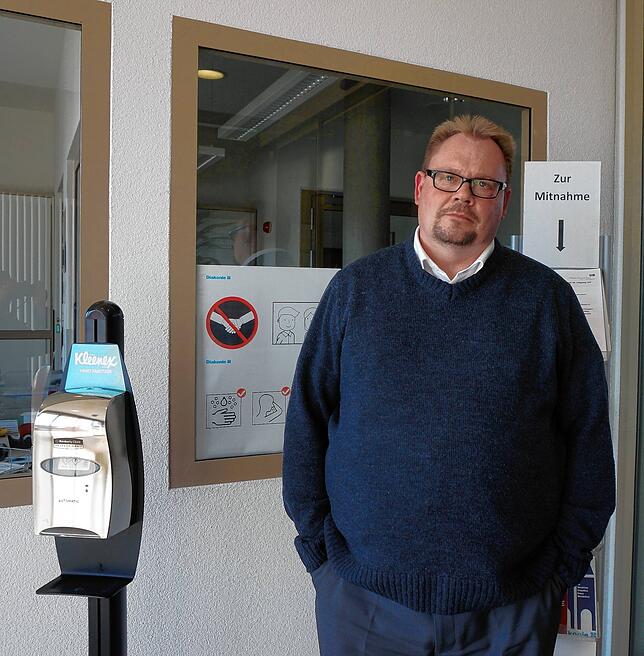 Jürgen Späth, Geschäftsführer des Matthias-Claudius-Haus, im Eingangsbereich des Hauses.