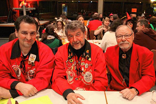 Bürgermeister Tobias Gantert und seine Vorgänger Thomas Fechtig und Manfred Zentner (von links) beim Bunten Abend 2019 in Ühlingen.