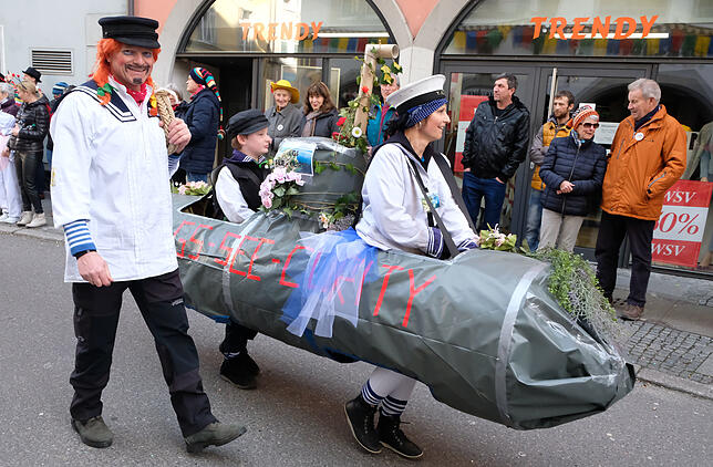 Bild 10: Alle Bilder vom Narrenbaumstellen in Überlingen