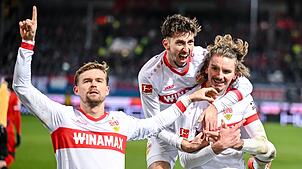 Nick Woltemade (rechts) soll laut den VfB-Verantwortlichen auch in der kommenden Saison für Stuttgart jubeln.