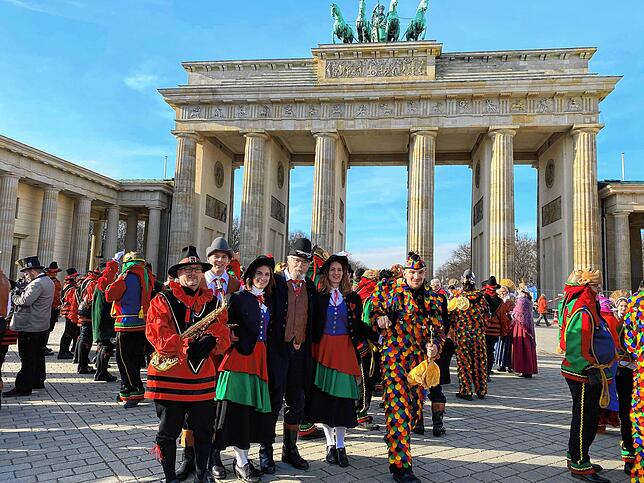 Bild 28: Im Vollhäs nach Berlin: Alle Bilder zum ersten Reisetag des Stockacher Narrengerichts (1)
