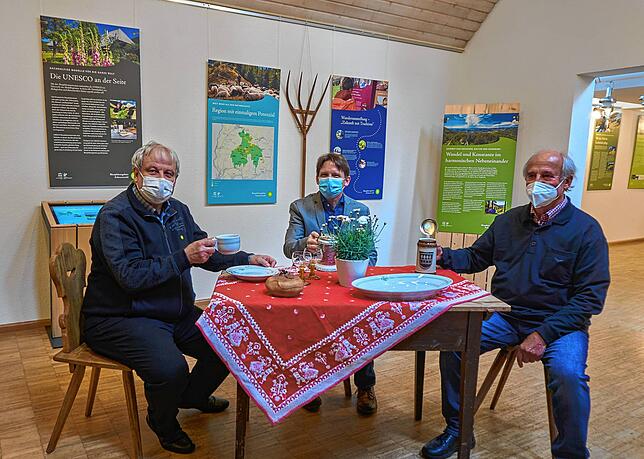 Vielseitig: Der Umweltbeauftragte Clemens Thoma, Kultur- und Tourismusamtsleiter Frank Johannes Wölfl und der Vorsitzende des ...