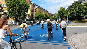 In der Fahrradstraße sollen vier neue Poller als Diagonalsperre den motorisierten Verkehr weiter zurückdrängen. Damit Konstanz sich das ...