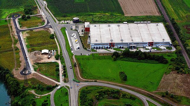 Der Logistikpark Hochrhein von Grieshaber Logistics soll um eine 15.000 Quadratmeter große Halle erweitert werden. Foto: Erich Meyer