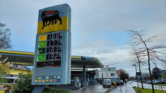 Im Fall der Schüsse an der Eni-Tankstelle an der Reichenaustraße gibt es neue Erkenntnisse, der Fall wird im Januar und Februar 2025 vor ...