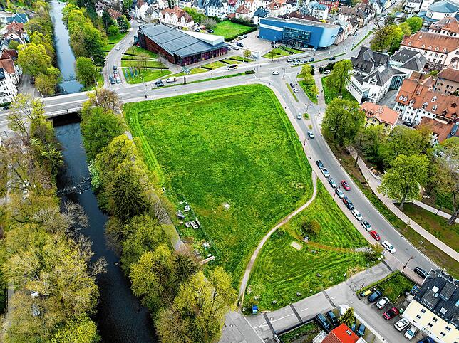 Auf diesem Grundstück zwischen Brigach und Kaiserring, soll das neue Amtsgericht gebaut werden. Eine Fertigstellung ist derzeit ...