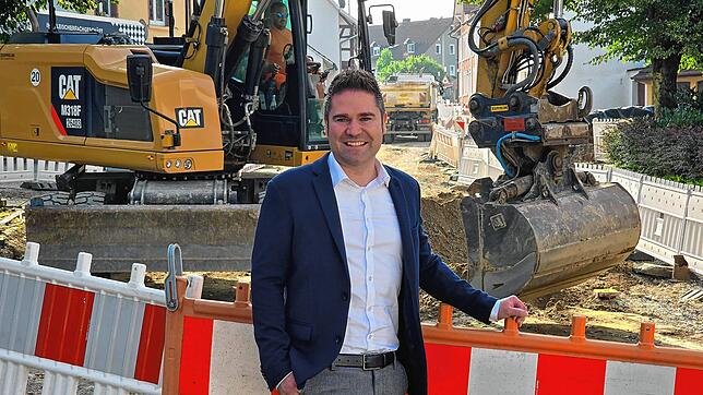 Hilzingen macht sich fit für de Zukunft, wie hier mit einer Erweiterung des Wärmenetzes. Bürgermeister Holger Mayer ist froh darüber.