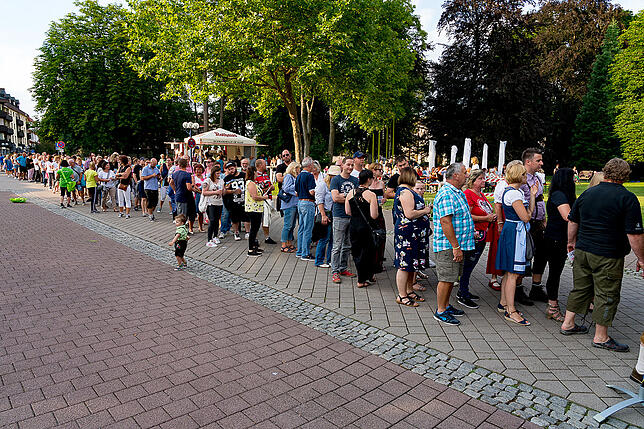 Bild 1: Alle Bilder vom Auftakt der 15. Sommersinnfonie: Volksmusiker von Voxxclub begeistern ihre Fans