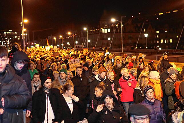 Bild 1: Konstanz geht für Zusammenhalt und Demokratie auf die Straße: Bilder