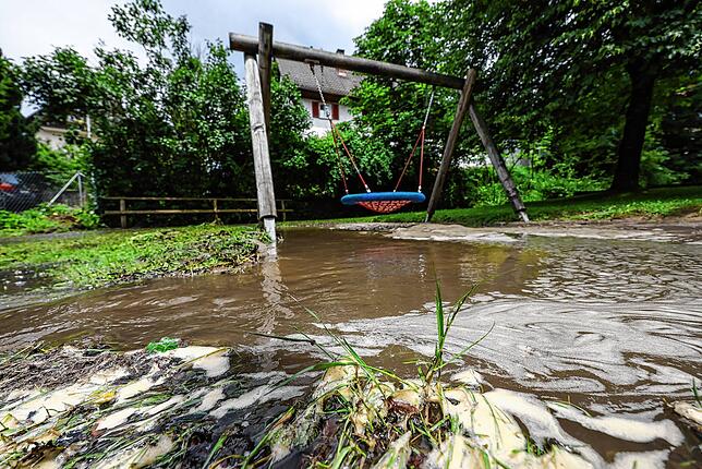 Bild 6: Abwasserkanäle kommen nicht mehr hinterher: Bilder vom heftigen Unwetter in Radolfzell