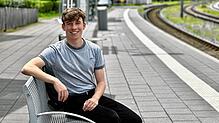 Marco Betsch, hier am Bahnhof in Leutkirch, steuert das Programm Zukunftsbahnhöfe der DB-Tochter InfraGo in Baden-Württemberg.