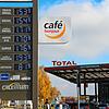 Das Bild zeigt die Tankstelle und die Preistafel in Gottmadingen.