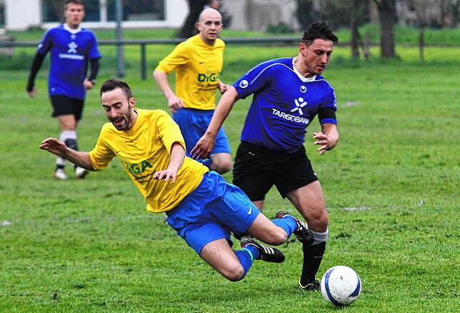 Bild 6: Schnappschüsse aus der Bezirksliga-Saison 2012/2013
