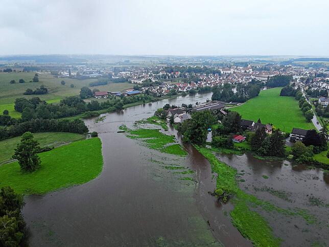 In Meßkirch ist die Ablach über die Ufer getreten. Größere Schäden sind bisher nicht bekannt.