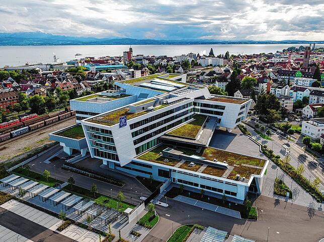 Blick auf das ZF Forum, die Zentrale des Unternehmens in Friedrichshafen.
