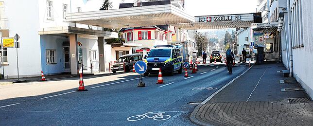 Emmishofer Zoll zwischen Konstanz und Kreuzlingen.