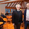 Wolfgang Heine (rechts), Direktor des Regionalverbands Bodenseekreis-Oberschwaben, ist zu Besuch bei der Bürgerrunde &bdquo;I ...