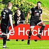 Freudentänzchen: Der zweifache Torschütze Toni Santoro (rechts) freute sich über die gelungene Eckball-Variante, die Alexander Rebis ...