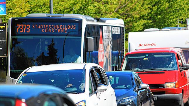 Der RAB-Städteschnellbus 7373 von Ravensburg nach Konstanz wird zum Regiobus: Mit stündlicher Taktung an allen sieben Tagen der Woche ...