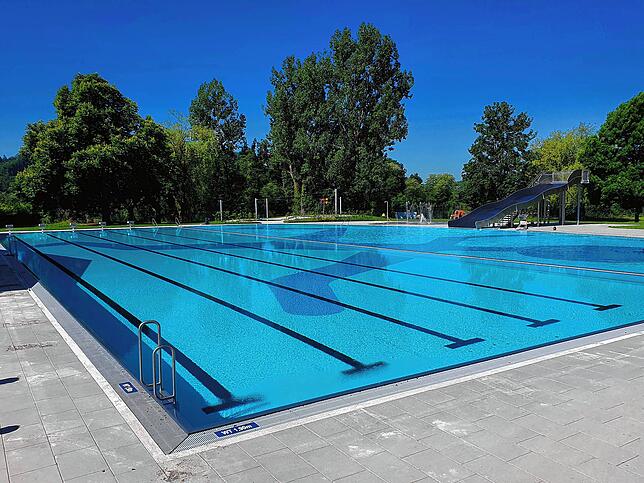 Bild 4: Vorher-Nachher-Fotos: So hat sich das Freibad Waldshut während der Sanierung verändert