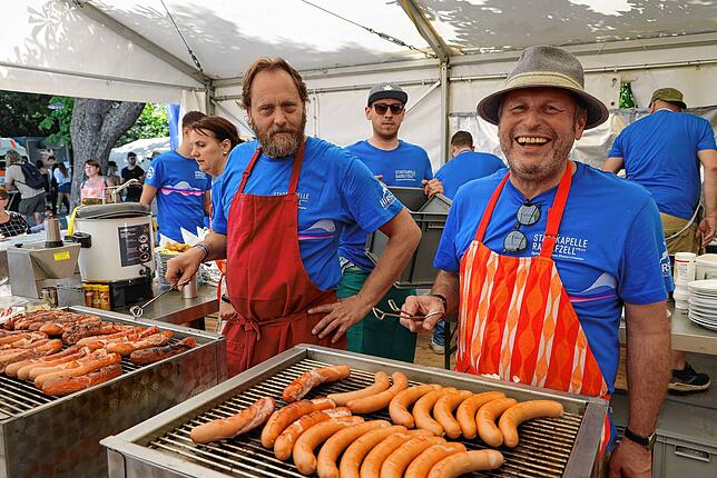 Bild 22: Bilder vom Festbetrieb auf der Promenade beim Hausherrenfest