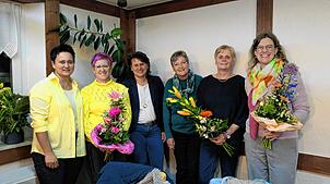 Der neu gewählte Vorstand der Gymnastikfrauen Oberalpfen (von links): Birgit Ebner (neue stellvertretende Vorsitzende), Bärbel Siebold, ...