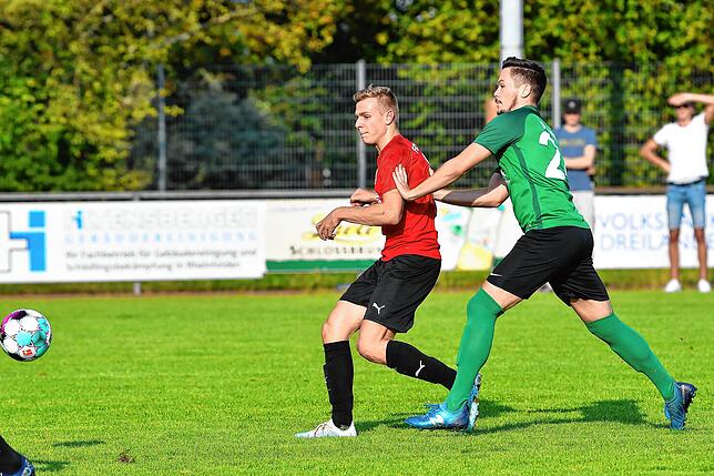 Bild 14: SV Herten müht sich zu einem 2:0 gegen den FC Hochrhein &ndash; und wir haben Bilder!