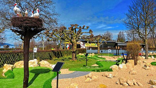 Das Abenteuergolf in Uhldingen-Mühlhofen hat wieder für seine Gäste geöffnet. Eine Mundschutzpflicht gilt hier nicht.