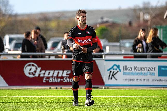 Bild 9: TuS Binzen kantert den FC RW Weilheim mit 8:0 &ndash; und wir haben Bilder!
