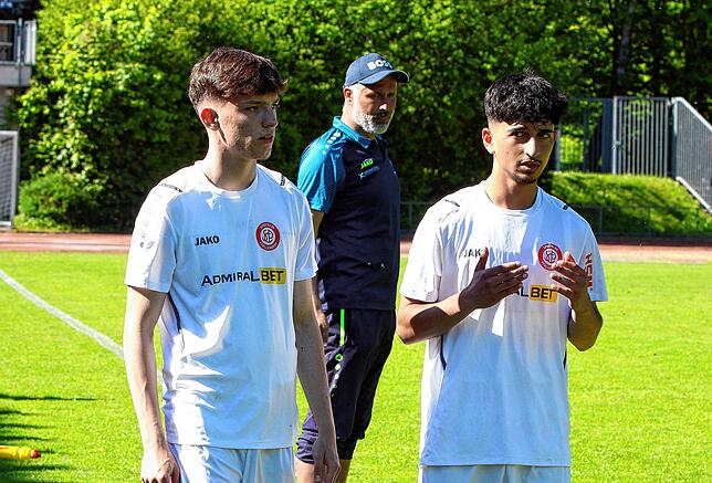 Bild 5: Verbandsligaderby zwischen SC Pfullendorf und FC Singen gewinnt der SCP mit 3:1
