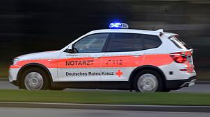 Ein Mann verletzt mehrere Menschen mit einem Pfefferspray. (Symbolbild)