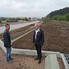 Sobald hier Pflanzen wachsen, fallen die Beton- und Metallelemente des Kleintierleitsystems nicht mehr so ins Auge: Andreas Oder, ...