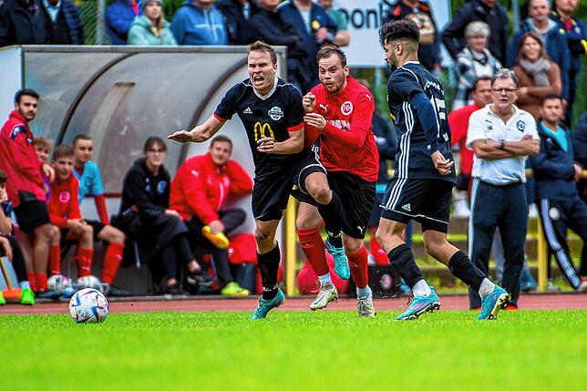Bild 13: FC 08 Bad Säckingen rettet ein 1:1 im Derby gegen den FC Wallbach &ndash; und wir haben Bilder!