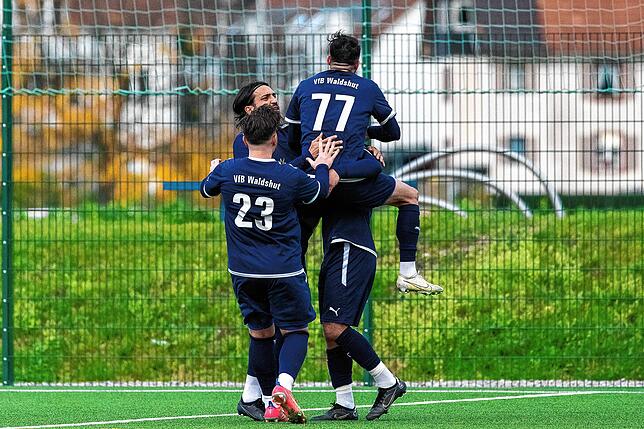 Bild 35: VfB Waldshut siegt 5:4 beim TuS Binzen &ndash; und wir haben Bilder!