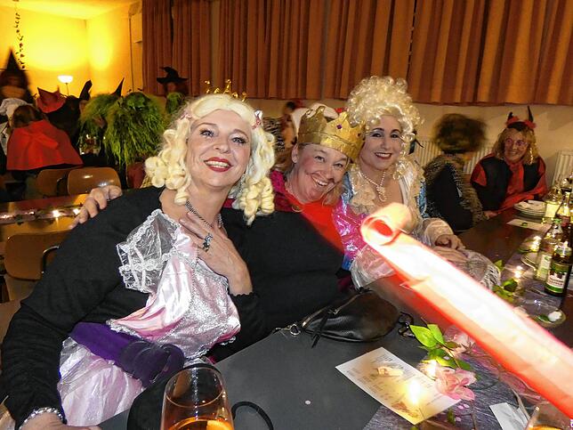 Bild 24: Wiiberfasnacht: Das begeisterte Publikum brachte den Saal zum Beben - die Highlights in Bildern!