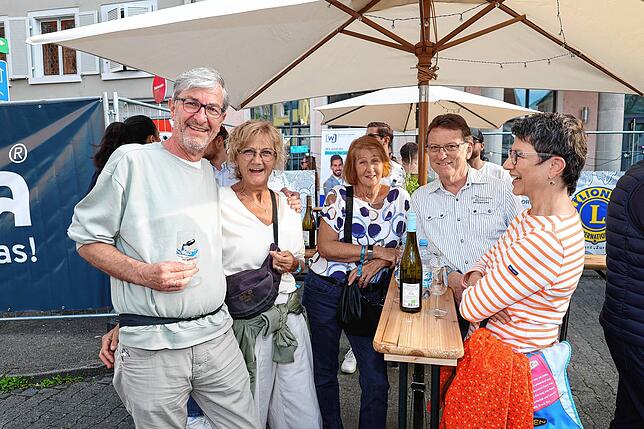 Bild 6: Volle Gläser und beste Stimmung: So ging’s beim Konstanzer Weinfest 2025 weiter