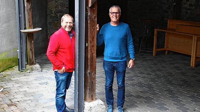 Martin Schäuble und Peter Aschinger stehen in der Remise unter dem Zunfthaus. Während diese im vergangenen Jahr wegen Corona leer stand, ...