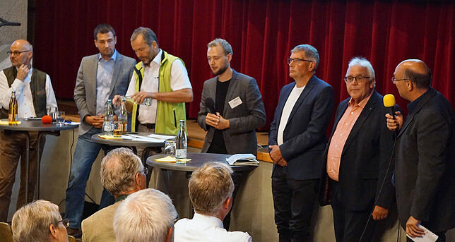 „Versuch einer Folgenabschätzung – wer leidet unter dem Klima?“ dazu äußerten sich Experten in einer Duskussionsrunde ...