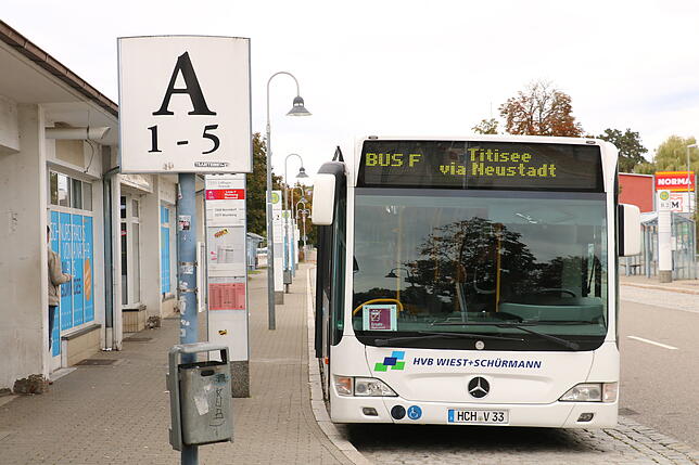 Am Busbahnhof Donaueschingen sind ab November auch die grünen Busse von Flixbus zu sehen.