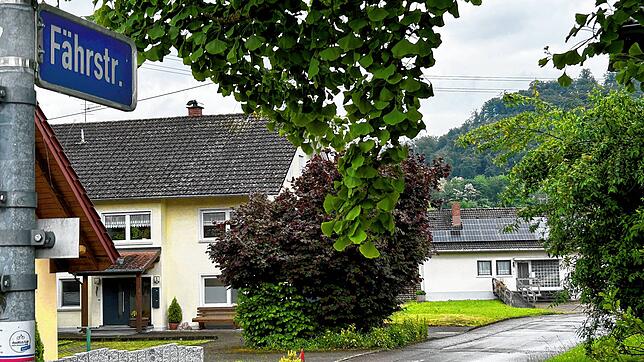 Die Fährstraße im Ortsteil Luttingen ist in einem schlechten Zustand. Sie soll demnächst saniert werden. Foto: Charlotte Fröse