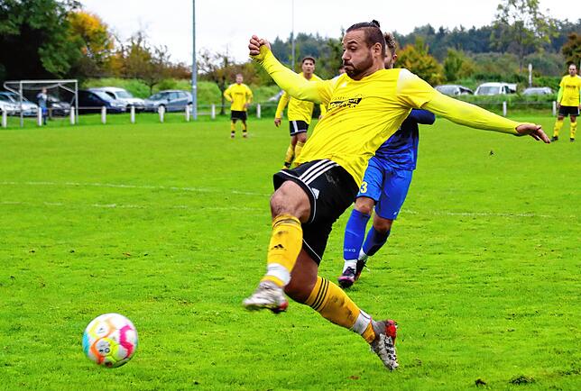 Bild 1: Die besten Bilder der Partie zwischen Liggeringen-G. und Allensbach