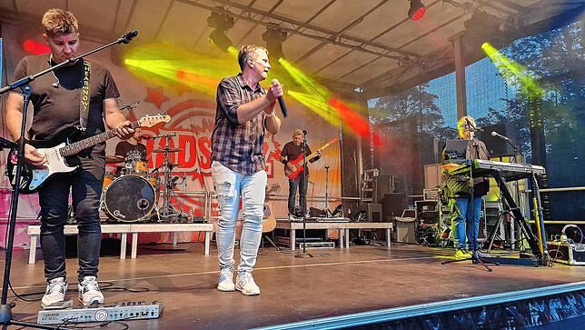 Die Band Radspitz rockt seit vier Jahren den Partyabend beim Kulturfest. Ende des Jahres wird das 45-jährige Bestehen der Band groß in ...