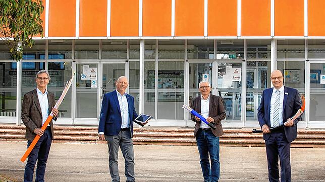 Der Landkreis Konstanz treibt die Digitalisierung der Singener Schulen in seiner Trägerschaft voran und setzt dabei auf die ...
