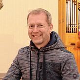 „Das Ziel des Gemeindeteams, die Stärken dieses besonderen Kirchenraumes in den Vordergrund zu stellen und mit den Anforderungen einer ...
