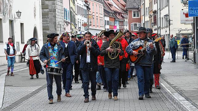 Fasnetsveranstaltungen auf öffentlichen Flächen &ndash; hier 2020 beim Überlinger &bdquo;Männerkaffee&ldquo;, wenn Besucher und ...
