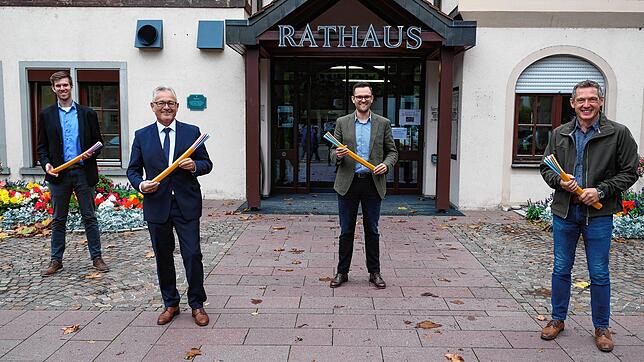 Für den Anschluss &bdquo;weißer Flecken&ldquo; an schnelles Internet bekommt die Gemeinde Immenstaad einen Zuschuss vom Bund: (von ...
