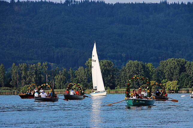 Bild 5: Pilgerfahrt über den See: Bilder von der Mooser Wasserprozession